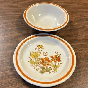 Vintage Design Two Stoneware Soup & Sandwich Set